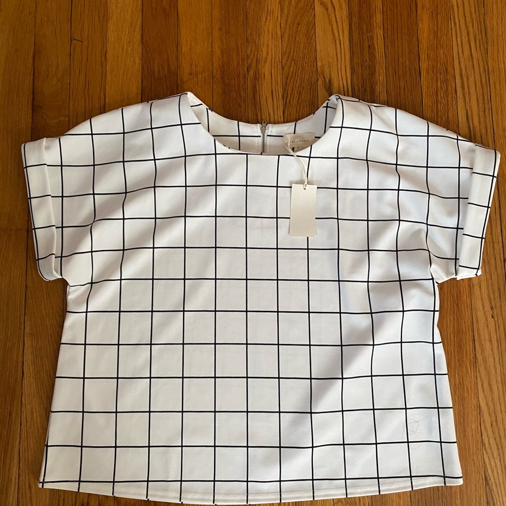 Patterned cropped white blouse